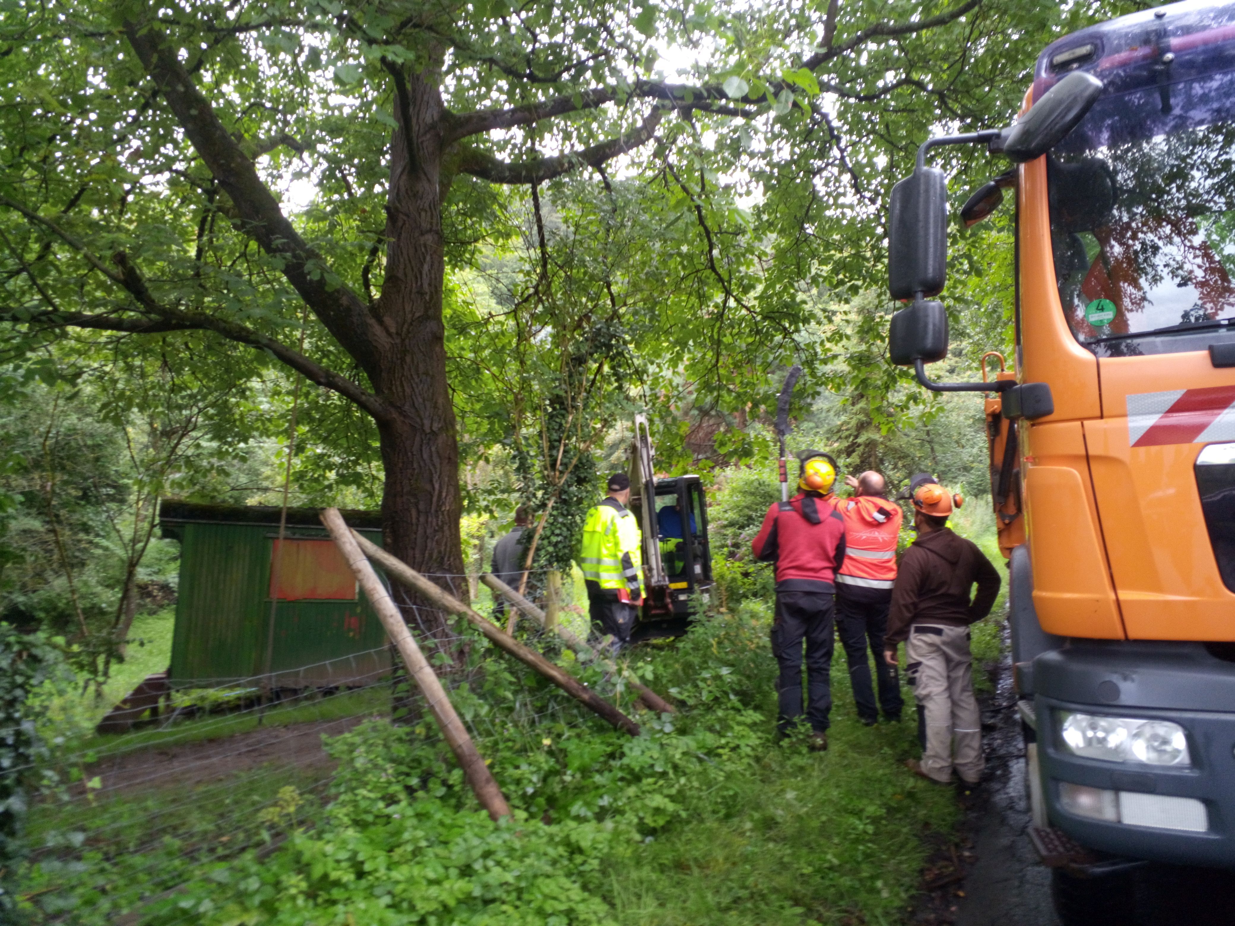 Unser Bauhof bereitet das Grundstück vor